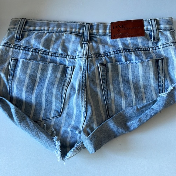 Size 27 Cuffed striped jean shorts - Picture 4 of 4